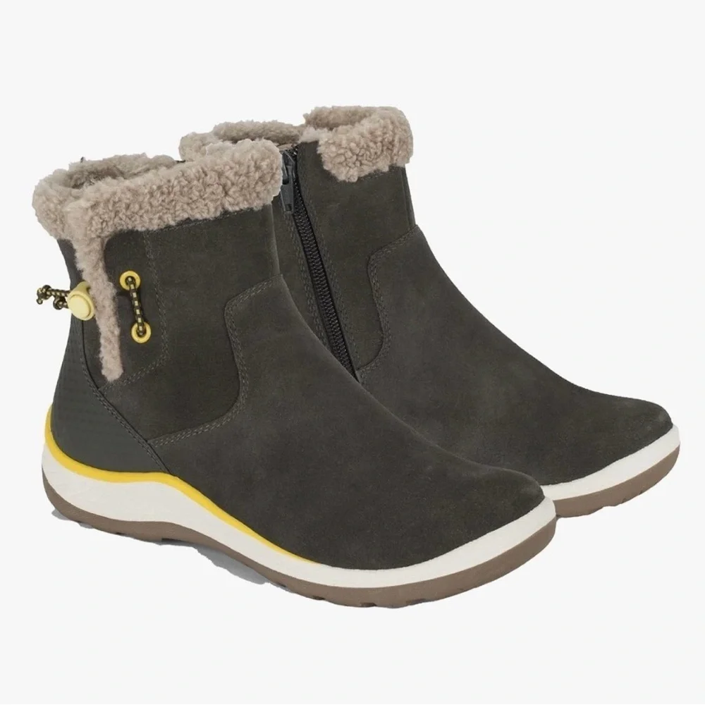 BareTraps Charcoal and Tan Winter Boots